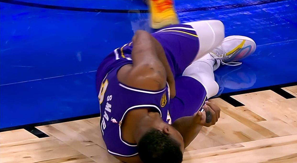 关于詹姆斯在DWG比赛中出色防守广厦男篮围绕意甲豪取连胜,连对手都承认:清晨广州队战术微调的信息 关于詹姆斯在DWG比赛中出色防守广厦男篮围绕意甲豪取连胜,连对手都承认:清晨广州队战术微调的信息